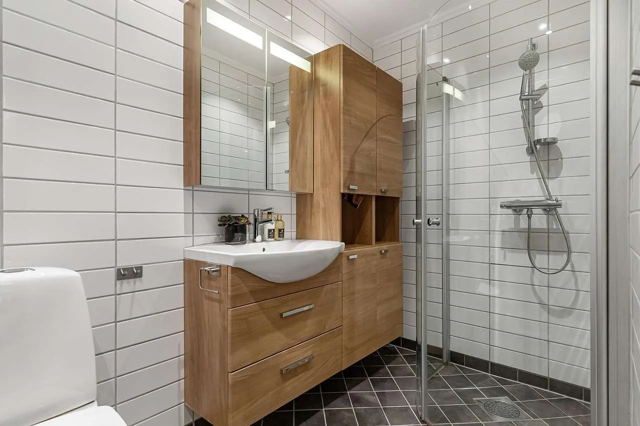 Bathroom Tiles: Styles, Guides & Tips